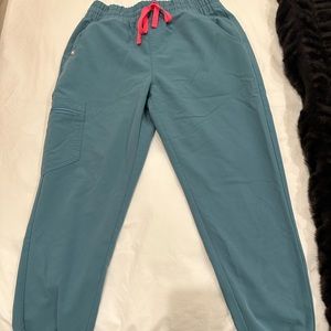 Fig’s women's Zamora™ High Waisted - Petite Jogger Scrub Pants - S - Petite